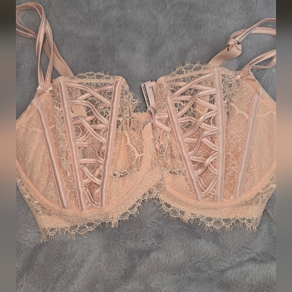 Elegant Lace Bralette in Ballet Pink